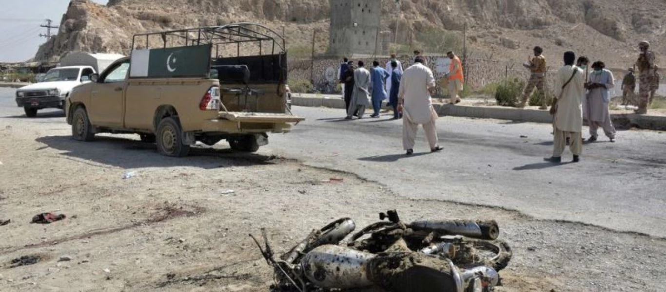 Πακιστάν: Επίθεση βομβιστή καμικάζι - Τουλάχιστον 4 νεκροί - Την ευθύνη ανέλαβε το Κίνημα των Ταλιμπάν (βίντεο)